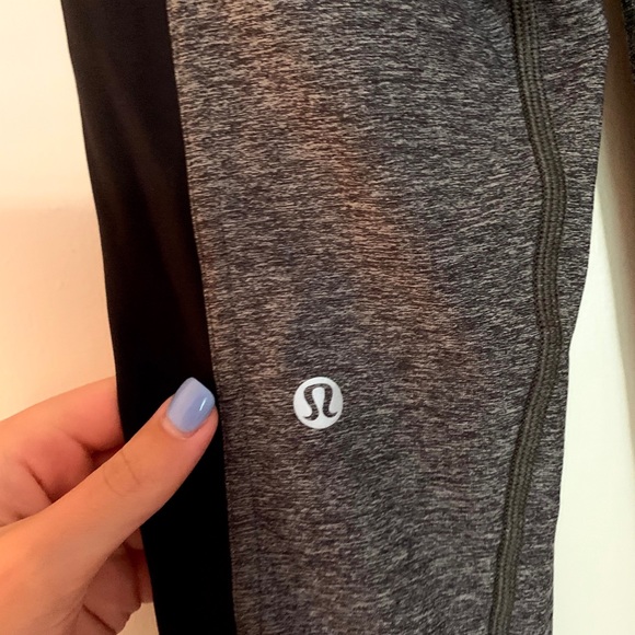 Gray and black LULULEMON leggings - Picture 3 of 4